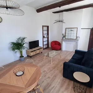 En Plein Coeur De - 55 M2 Renoves - Avec Parking Appartamento